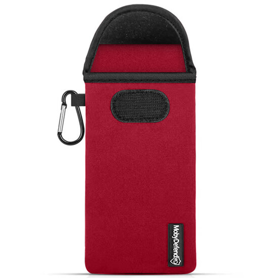 Hoesje voor Motorola Moto G82 - MobyDefend Neopreen Pouch Met Karabijnhaak - Insteekhoesje - Riemlus Hoesje - Rood