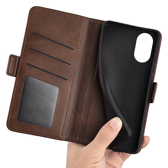 Oppo A17 Hoesje - MobyDefend Luxe Wallet Book Case (Sluiting Zijkant) - Bruin