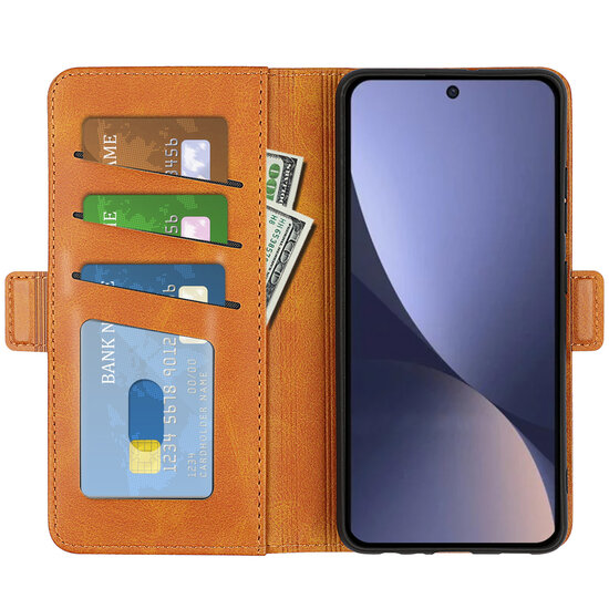 Xiaomi 13 Hoesje - MobyDefend Luxe Wallet Book Case (Sluiting Zijkant) - Lichtbruin