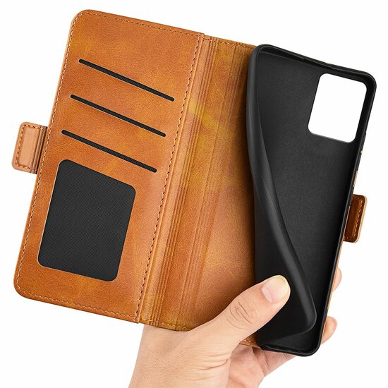 Motorola Moto G73 Hoesje - MobyDefend Luxe Wallet Book Case (Sluiting Zijkant) - Lichtbruin