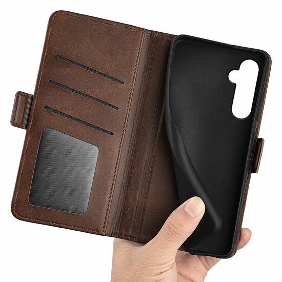 Samsung Galaxy S24 Plus (S24+) Hoesje - MobyDefend Luxe Wallet Book Case (Sluiting Zijkant) - Bruin