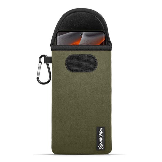 Hoesje voor Motorola Edge 50 Pro - MobyDefend Neopreen Pouch Met Karabijnhaak - Insteekhoesje - Riemlus Hoesje - Groen