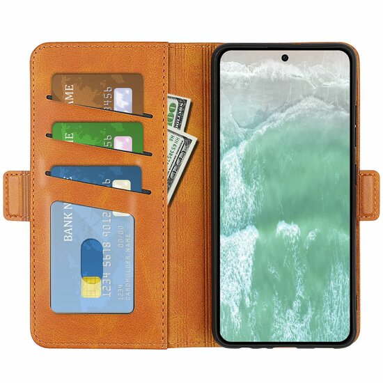 Oppo Reno 11F Hoesje - MobyDefend Luxe Wallet Book Case (Sluiting Zijkant) - Lichtbruin