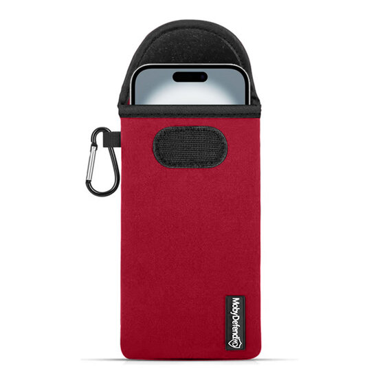 Hoesje voor iPhone 16 - MobyDefend Neopreen Pouch Met Karabijnhaak - Insteekhoesje - Riemlus Hoesje - Rood