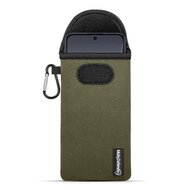 Hoesje voor Xiaomi 13 - MobyDefend Neopreen Pouch Met Karabijnhaak - Insteekhoesje - Riemlus Hoesje - Groen