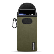 Hoesje voor Samsung Galaxy S23 FE - MobyDefend Neopreen Pouch Met Karabijnhaak - Insteekhoesje - Riemlus Hoesje - Groen