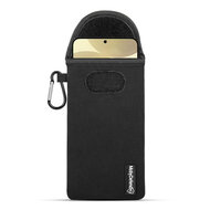 Hoesje voor Samsung Galaxy S24 Plus (S24+) - MobyDefend Neopreen Pouch Met Karabijnhaak - Insteekhoesje - Riemlus Hoesje - Zwart