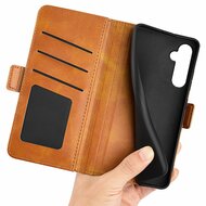 Samsung Galaxy S24 Plus (S24+) Hoesje - MobyDefend Luxe Wallet Book Case (Sluiting Zijkant) - Lichtbruin