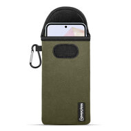 Hoesje voor Samsung Galaxy A35 - MobyDefend Neopreen Pouch Met Karabijnhaak - Insteekhoesje - Riemlus Hoesje - Groen