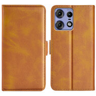 Motorola Edge 50 Pro Hoesje - MobyDefend Luxe Wallet Book Case (Sluiting Zijkant) - Lichtbruin