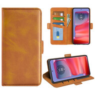 Motorola Edge 50 Pro Hoesje - MobyDefend Luxe Wallet Book Case (Sluiting Zijkant) - Lichtbruin