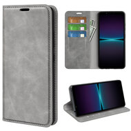 Sony Xperia 1 VI Hoesje - Luxe Wallet Bookcase (Magnetische Sluiting) - Grijs