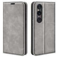 Sony Xperia 1 VI Hoesje - Luxe Wallet Bookcase (Magnetische Sluiting) - Grijs