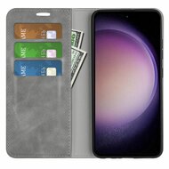 Samsung Galaxy S23 FE Hoesje - Luxe Wallet Bookcase (Magnetische Sluiting) - Grijs