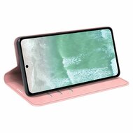 Oppo Reno 11F Hoesje - Luxe Wallet Bookcase (Magnetische Sluiting) - Roze