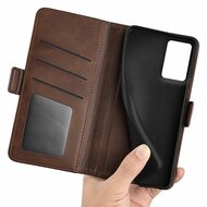 Motorola Edge 50 Fusion Hoesje - MobyDefend Luxe Wallet Book Case (Sluiting Zijkant) - Bruin