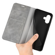 iPhone 16 Plus Hoesje - Luxe Wallet Bookcase (Magnetische Sluiting) - Grijs