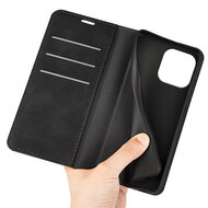 iPhone 16 Pro Hoesje - Luxe Wallet Bookcase (Magnetische Sluiting) - Zwart