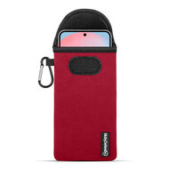 Hoesje voor Samsung Galaxy S24 FE - MobyDefend Neopreen Pouch Met Karabijnhaak - Insteekhoesje - Riemlus Hoesje - Rood