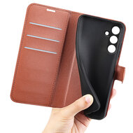 Samsung Galaxy S24 FE Hoesje - MobyDefend Kunstleren Wallet Book Case (Sluiting Voorkant) - Bruin