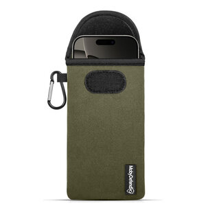 Hoesje voor iPhone 16 Pro - MobyDefend Neopreen Pouch Met Karabijnhaak - Insteekhoesje - Riemlus Hoesje - Groen