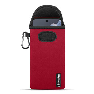 Hoesje voor Motorola Moto G35 - MobyDefend Neopreen Pouch Met Karabijnhaak - Insteekhoesje - Riemlus Hoesje - Rood